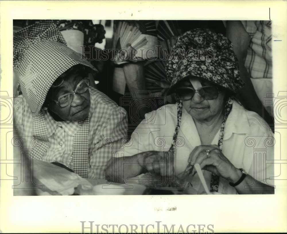 1990 Press Photo Cecile Barthomew, Jo Jo Leroux- Jefferson Parish Council- Aging - Historic Images