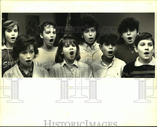 1987 Press Photo Jefferson Children Chorus during rehearsal of spring season - Historic Images