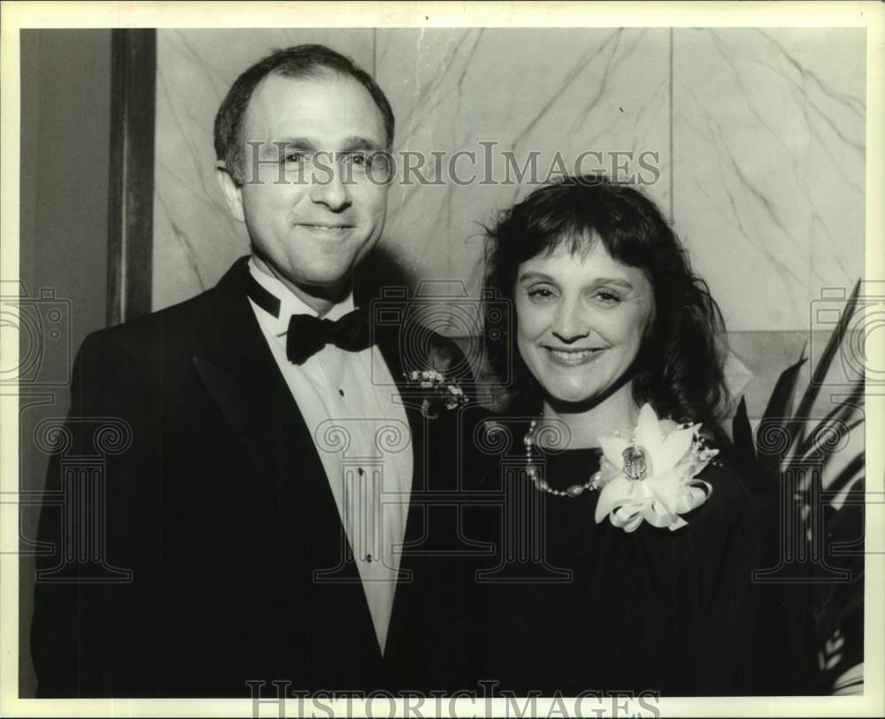 1994 Press Photo Doctors Wallace &amp; Susan Jeanfreau at Mercy Hospital Event - Historic Images