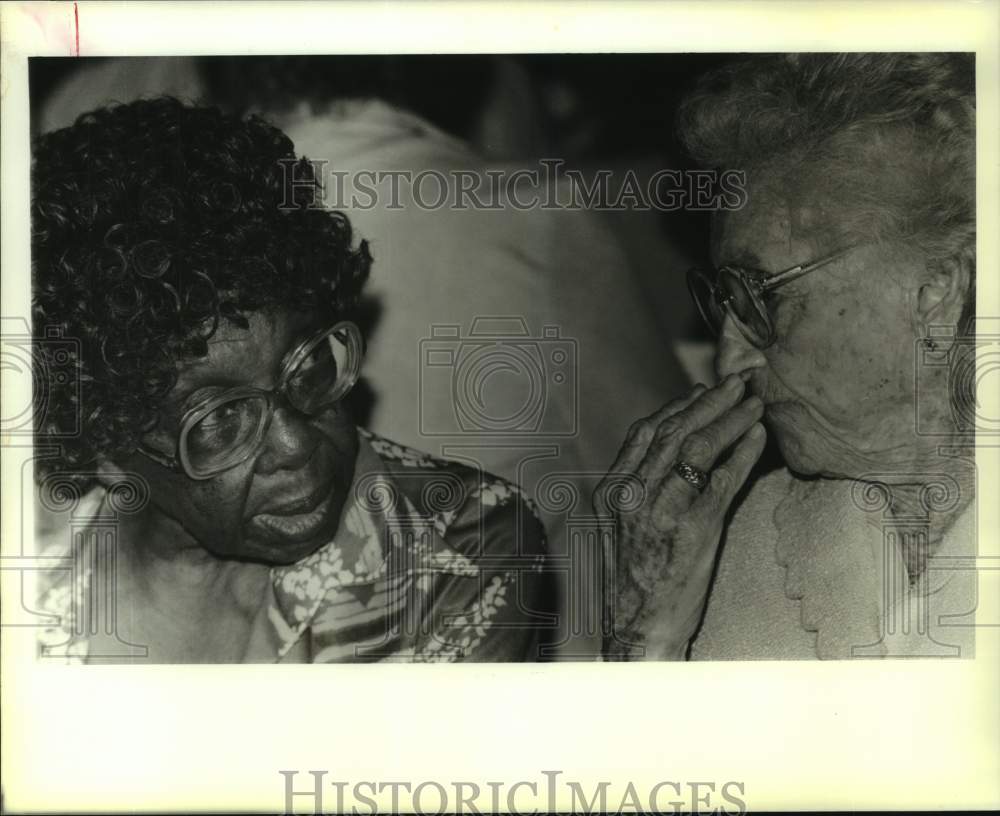 1988 Press Photo Volunteers at the Jefferson Community Action Program - Historic Images