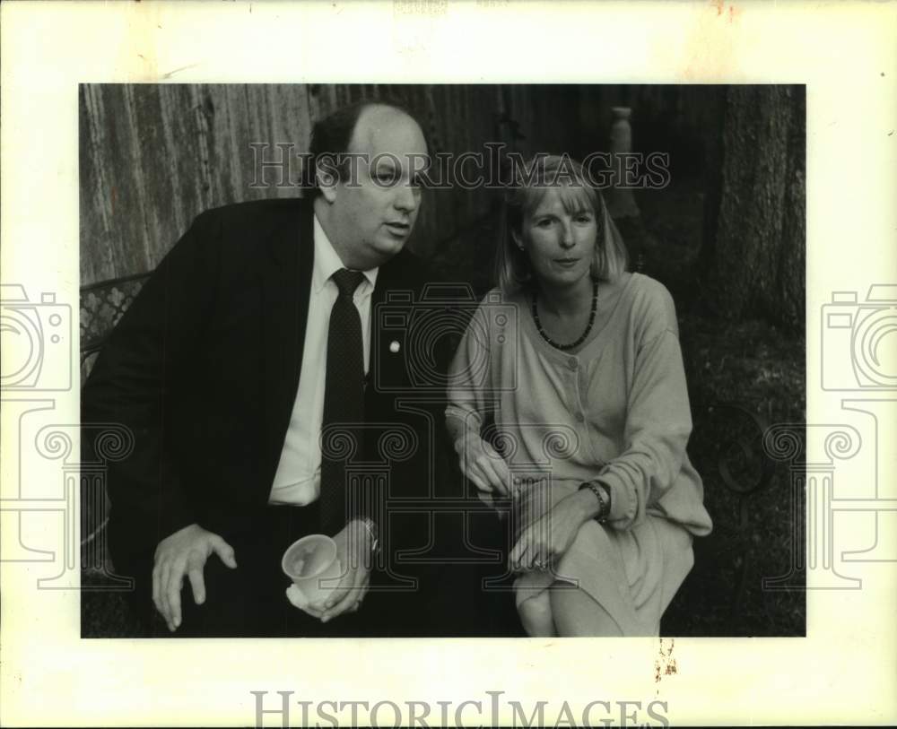 1989 Press Photo  Allen Hollis and Jane Farris at the OLE Miss Alumni Party. - Historic Images