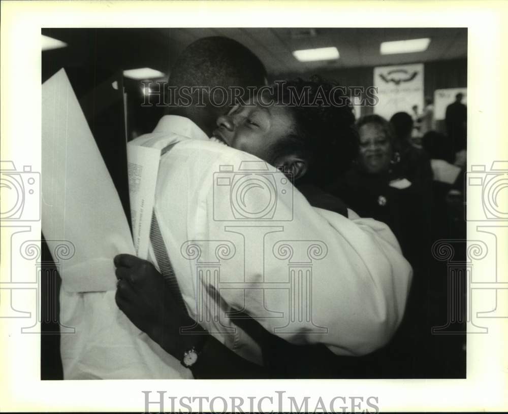 1994 Press Photo Regina Wilson receive scholarship from Jefferson Dollars - Historic Images