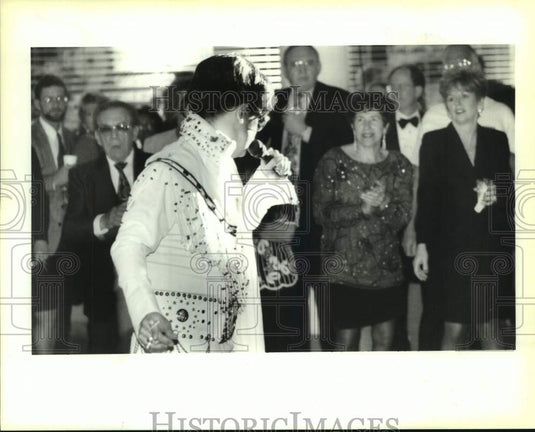 1995 Press Photo "Elvis" at the 2nd Annual Jefferson Dollar for Scholars Gala - Historic Images
