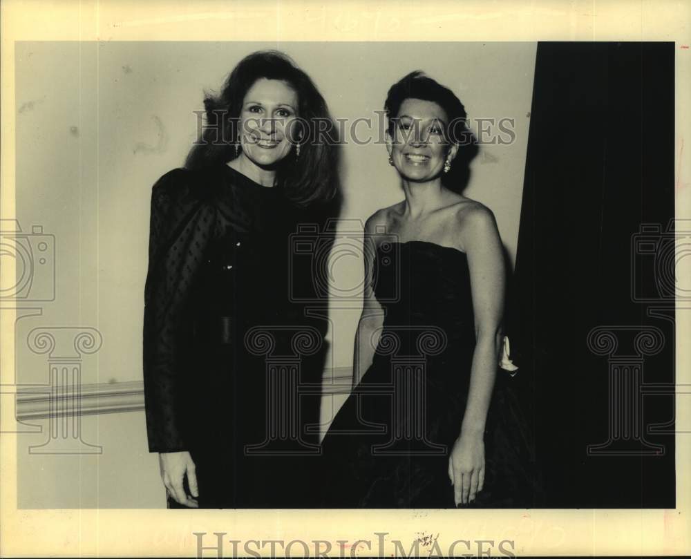 1990 Press Photo Alpha Awards - Pam Hodson and Cindy Longacre - Historic Images