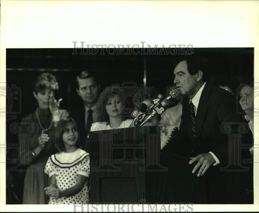 1987 Press Photo Parish President candidate Willie Hoff concedes defeat to Yenni - Historic Images