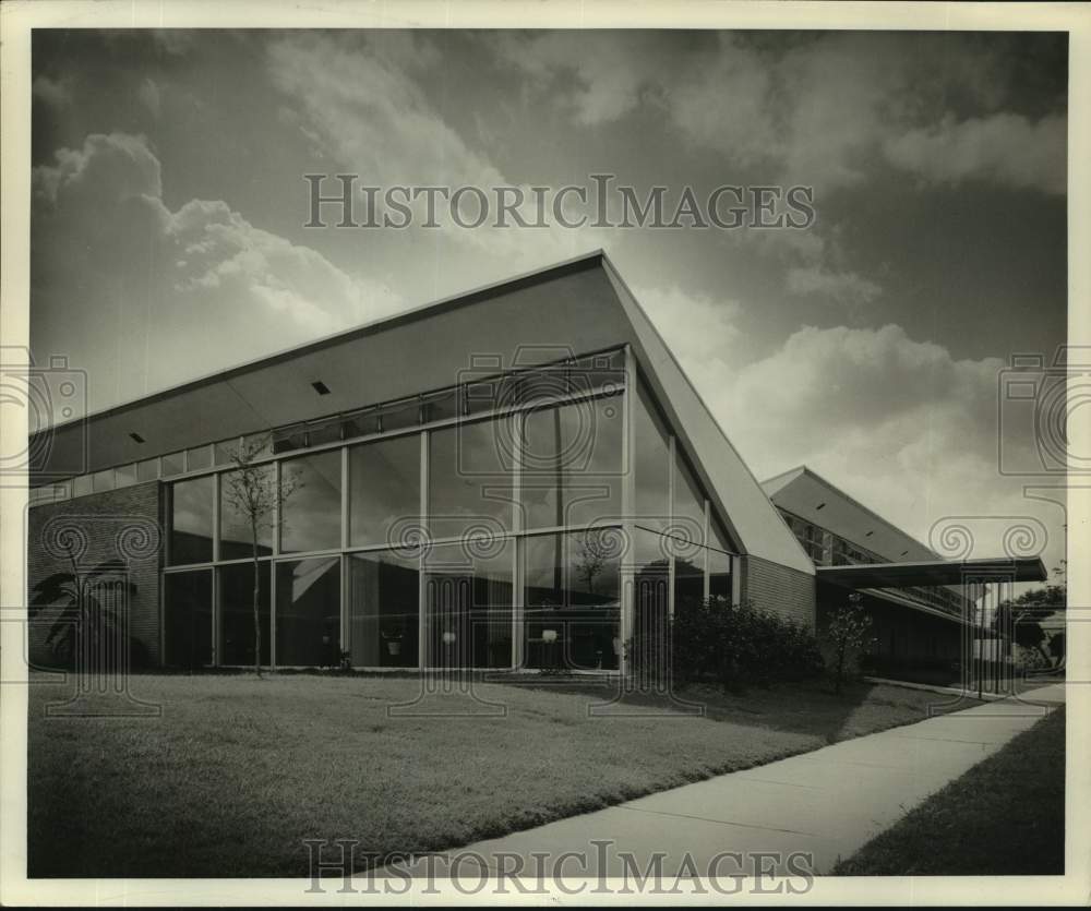 Press Photo J.W. Hoffman School in New Orleans - Historic Images