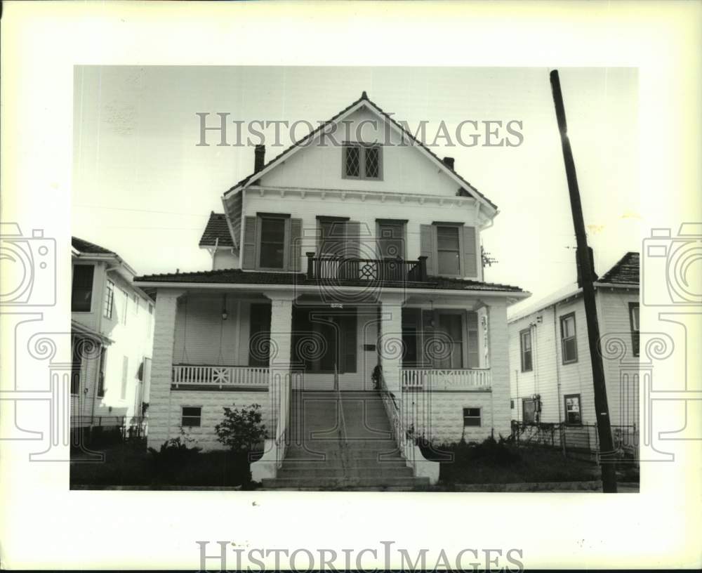 1990 Press Photo Real Estate Transfer - House located at #750 City Park Avenue - Historic Images