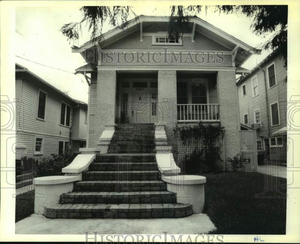 1999 Press Photo Home With Staircase, 2205-07 Octavia Street, New Orleans - Historic Images