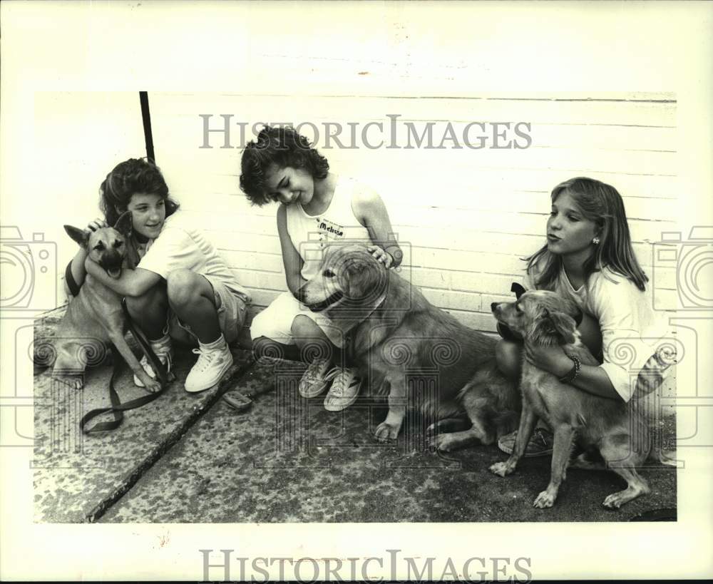 1987 Press Photo Children working with animals at the Jefferson SPCA. - Historic Images