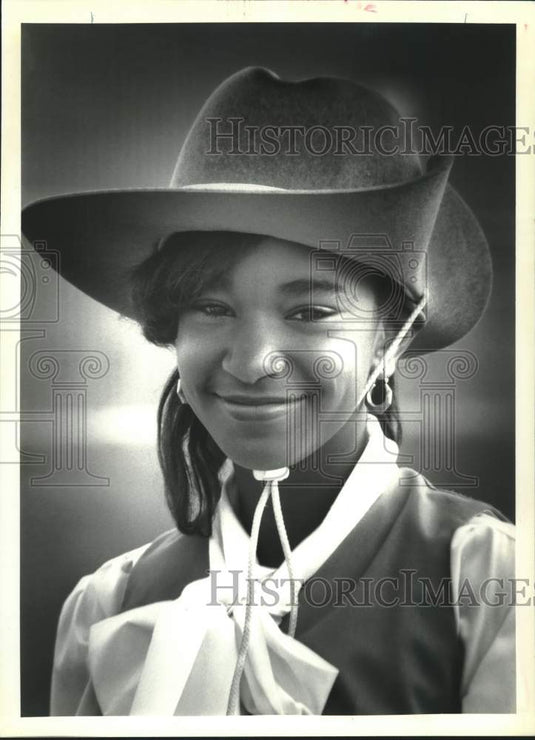1989 Press Photo Tomika Durio at practice of Wilma Irvin Rivertown Dance Team - Historic Images
