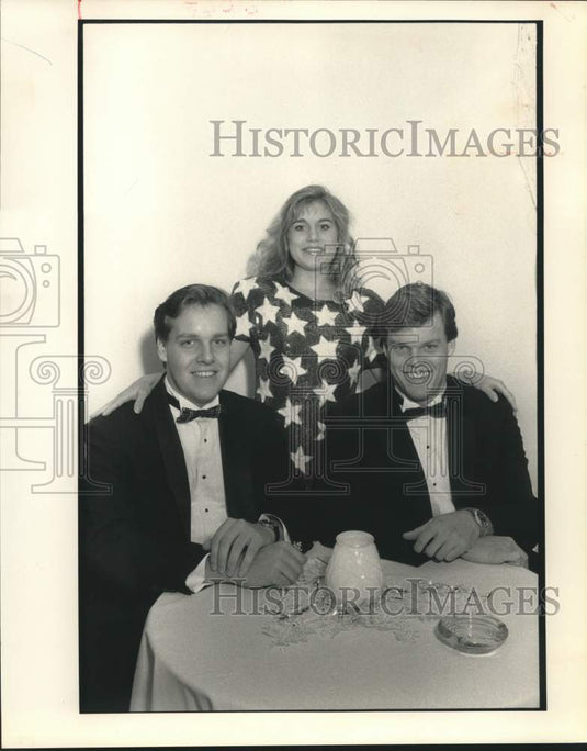 1990 Press Photo Attendees at the Suggs Debutant party. - Historic Images