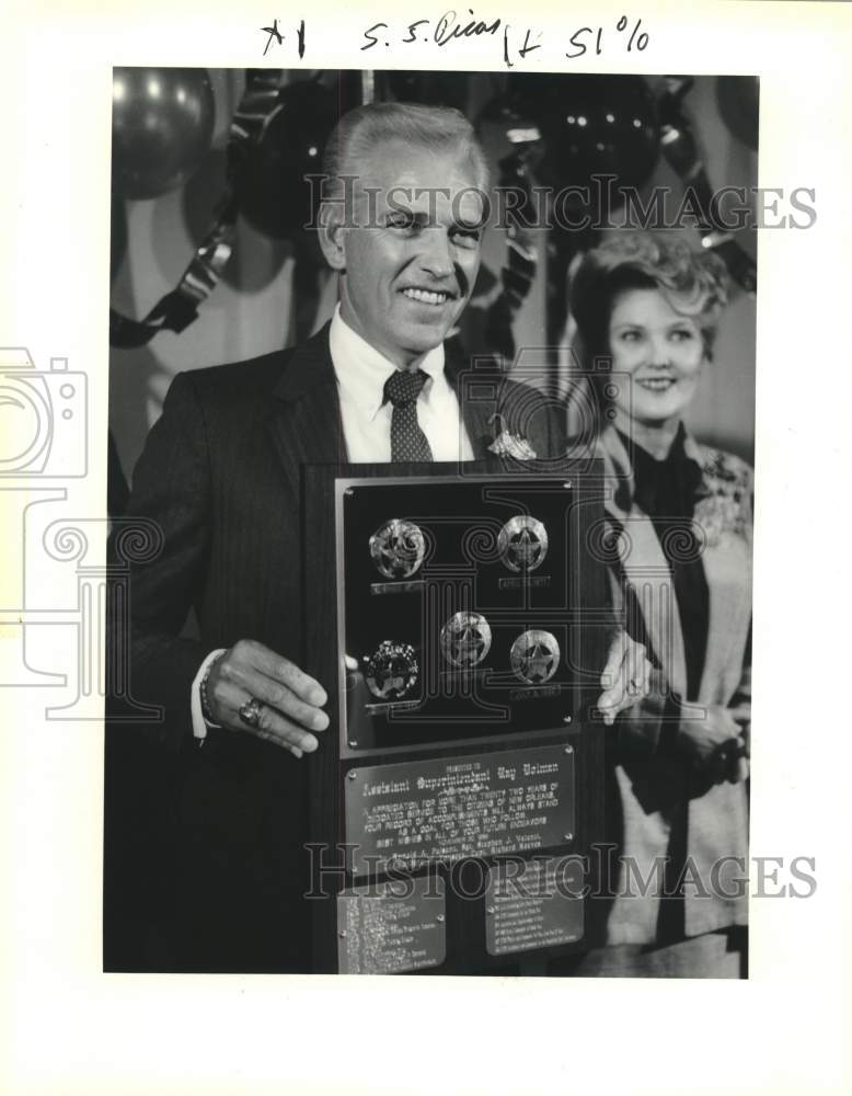 1989 Press Photo Ray and Linda Holman at retirement party at police headquarters - Historic Images