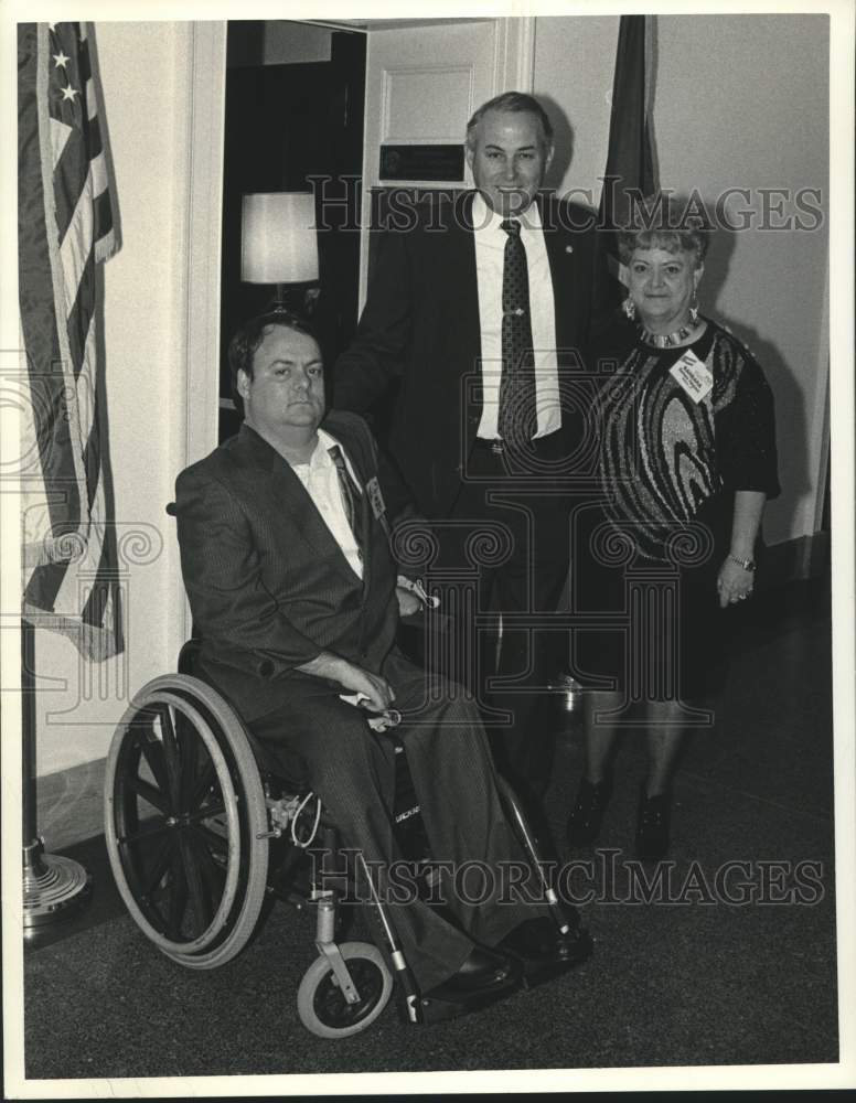 1992 Press Photo Dwayne Bauer, Representative Clyde Holloway, &amp; Bauer&#39;s mother. - Historic Images