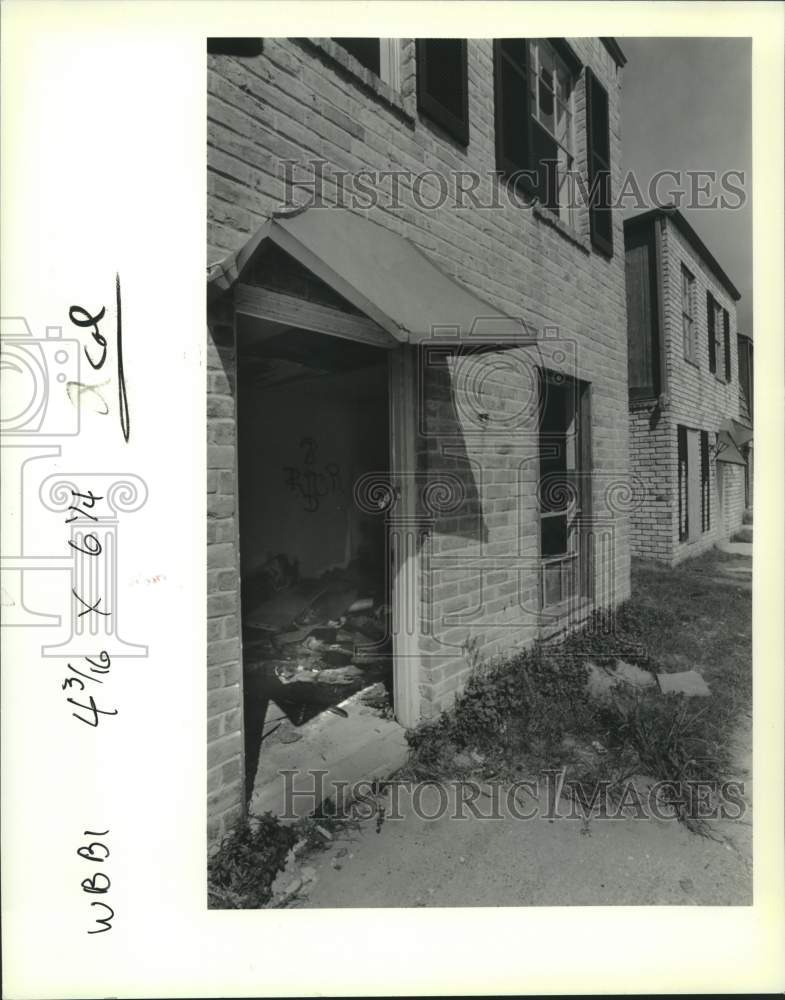 1989 Press Photo Abandoned House in Terrytown Example of Buildings in Disrepair - Historic Images