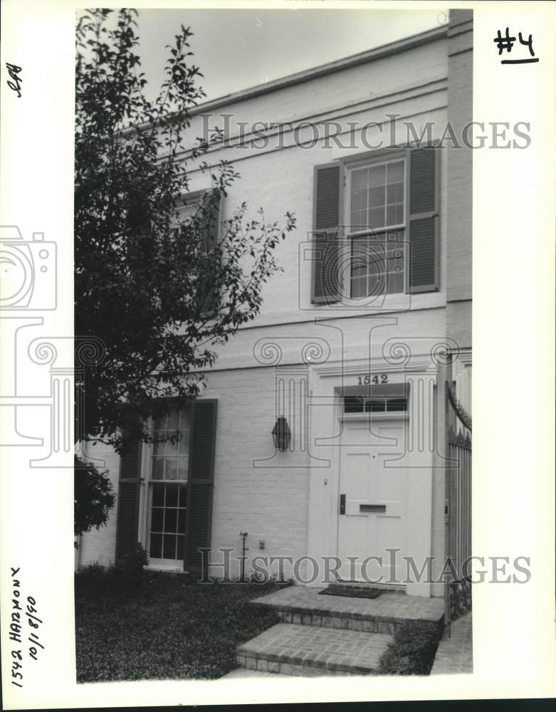 1990 Press Photo Exterior of the house located at 1542 Harmony - Historic Images