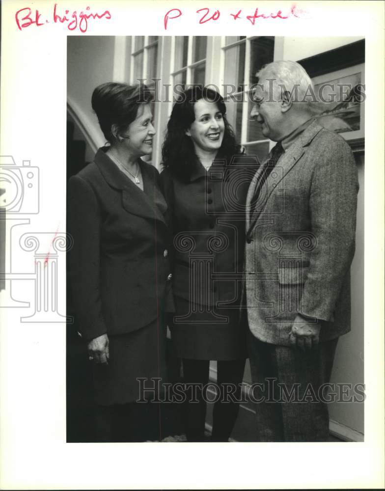 1994 Press Photo Mary Higgins, Carol Higgins & Eugene Winick at Writers Party - Historic Images