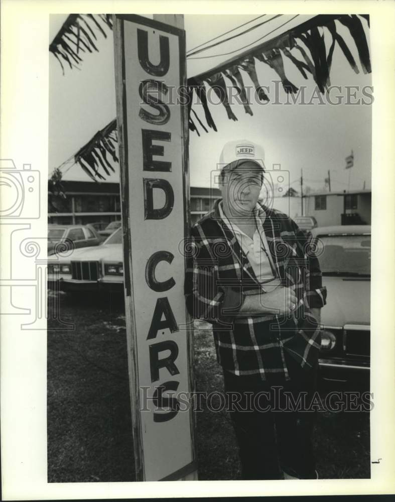 1989 Press Photo Joe Holloman At His Business, Ventures Used Cars, Westwego - Historic Images