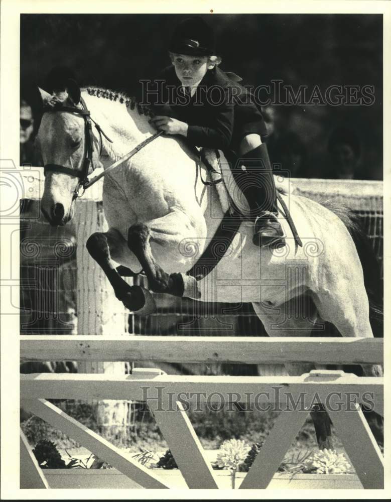 1981 Press Photo A young equestrian jumps his horse - nob45056 - Historic Images