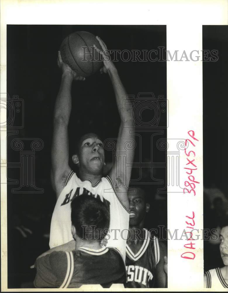 Press Photo Basketball player Dejuan Daniel of Hannan during the game - Historic Images