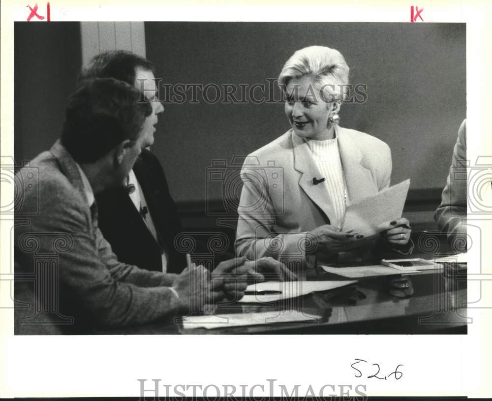 1992 Press Photo Angela Hill, WWL co-anchor and talk show hostess - nob45165 - Historic Images