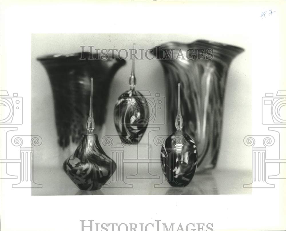 1993 Press Photo Mark Rosenbaum displays finished pieces at his studio. - Historic Images