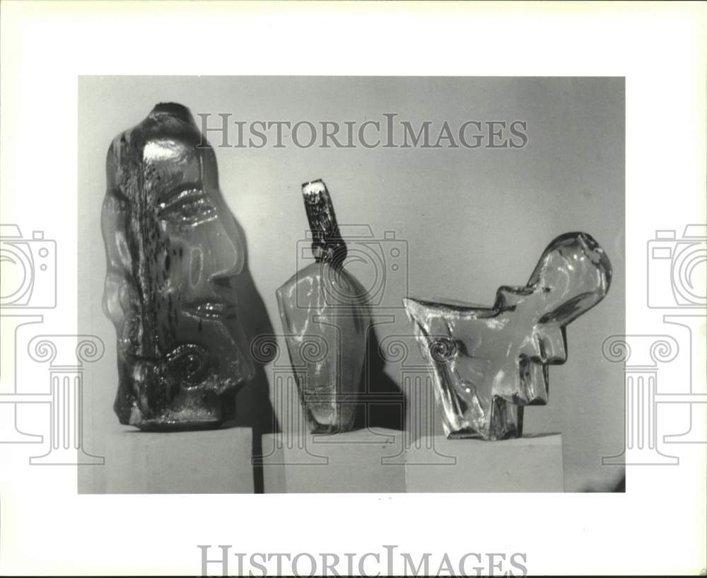 1991 Press Photo Pieces of glass sculptures from glass blowing demonstration - Historic Images