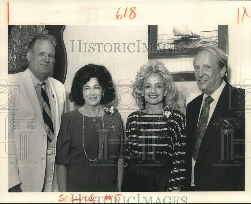 1991 Press Photo Reserve Officers Walter Hermann and Dr. Ira Gould and ladies - Historic Images