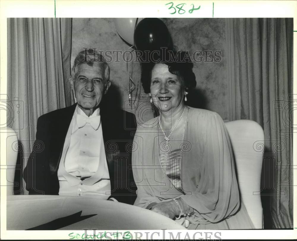 1990 Press Photo Society of Colonial Wars - Colonel Harry and Vivian Hoskins Jr. - Historic Images