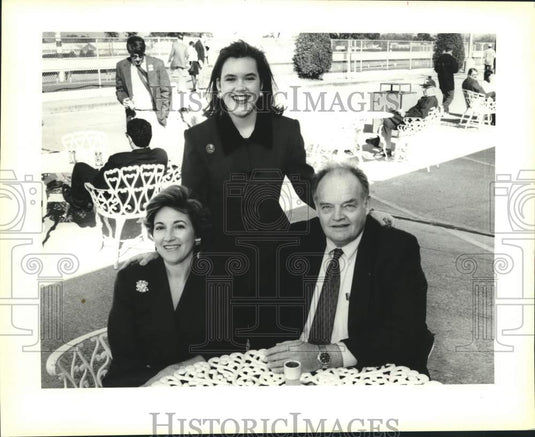 1994 Press Photo Dot Isacks, debutante Catherine Oge, and Leonard Isacks - Historic Images