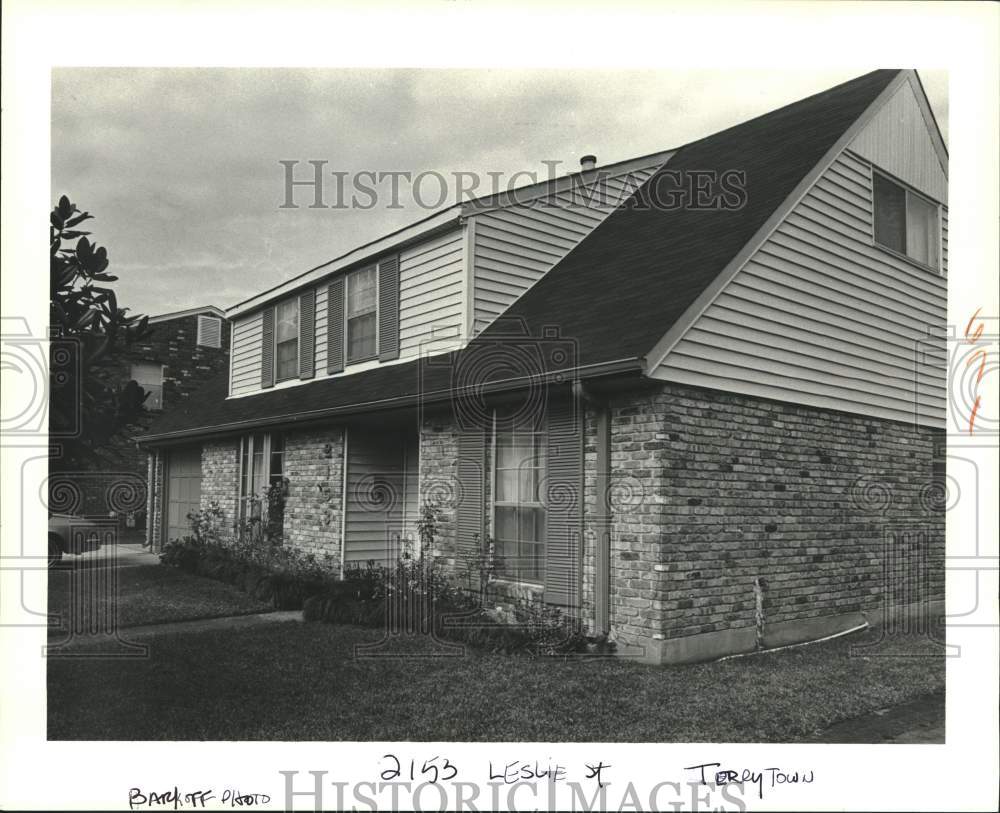 1988 Press Photo Housing - 2153 Leslie St., Terrytown - Historic Images