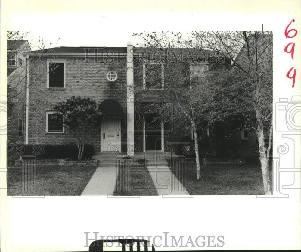 1989 Press Photo Housing - Exterior of the house located at 6030 Orleans - Historic Images