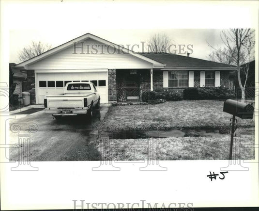 1990 Press Photo Housing - Exterior of the house located at