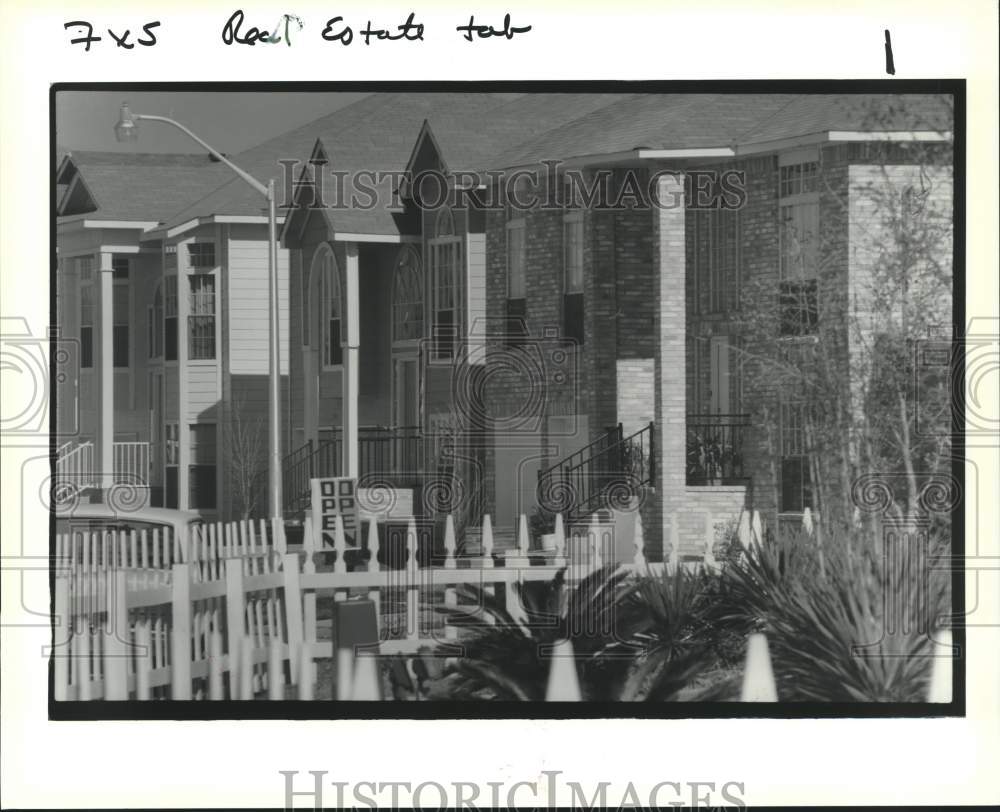 1990 Press Photo Housing - Typical homes in the Southwood Subdivision - Historic Images