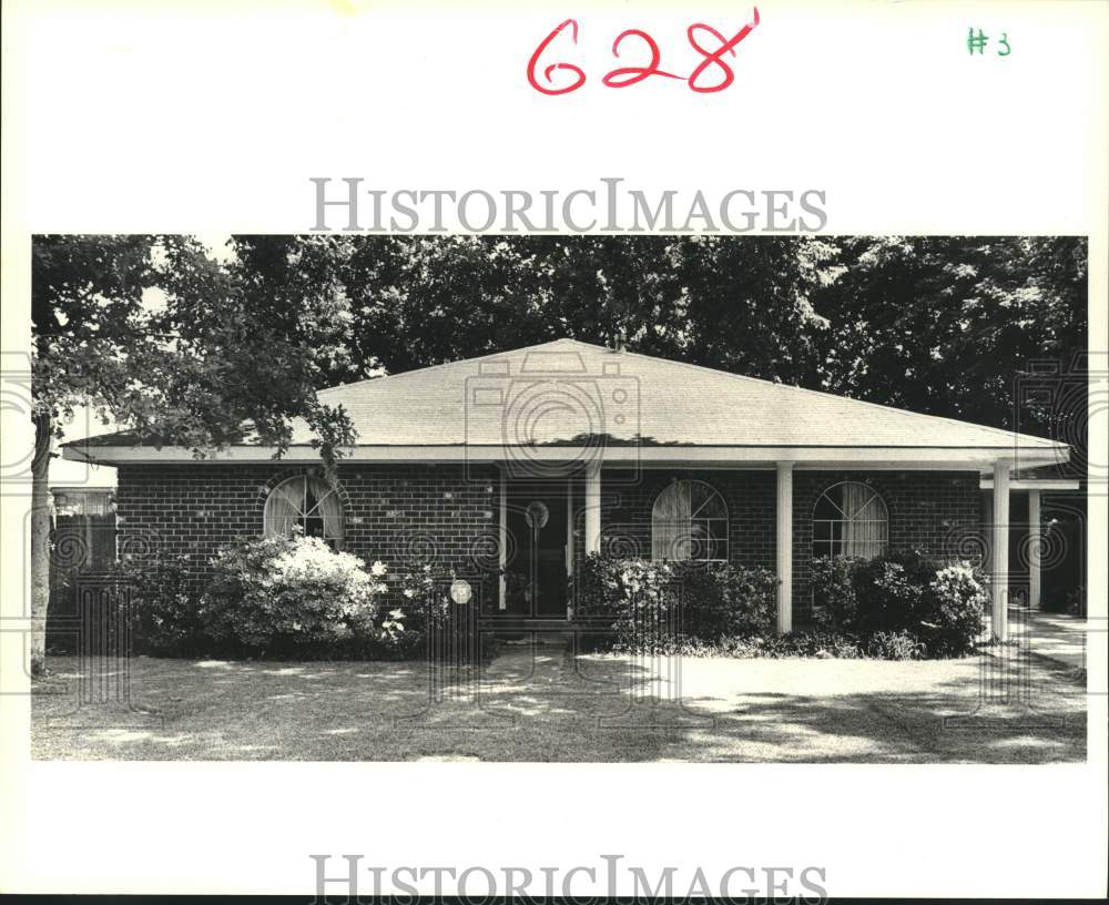 1989 Press Photo House at 8909 Chretien Point Place, River Ridge - Historic Images