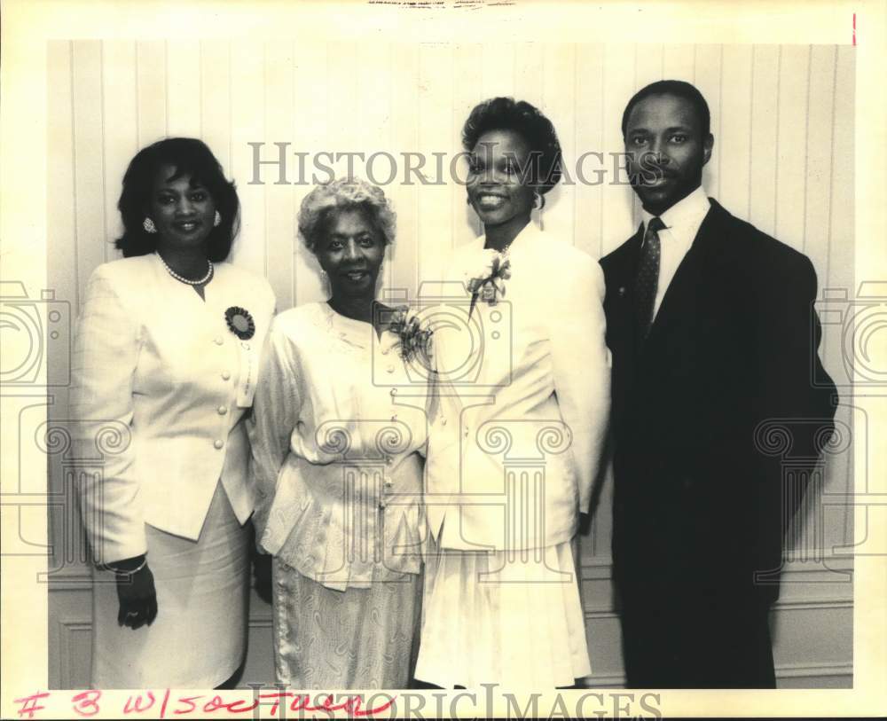 1992 Press Photo University Women Event-Barbara Evegue, Sarah Ann Carey et al - Historic Images