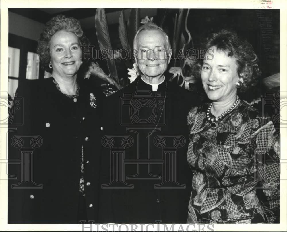 1993 Press Photo Mary Dixon, Archbishop Philip Hannan, Jane Nalty - Historic Images