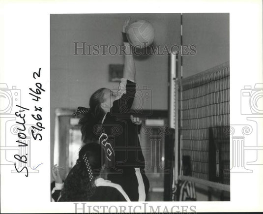 Press Photo Volleyball player
