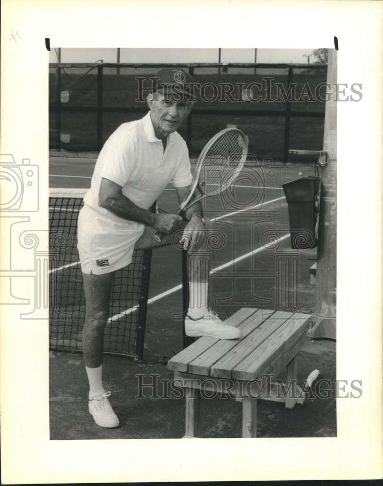 1989 Press Photo Tennis player H. John Kalbacher at West End Tennis Club - Historic Images