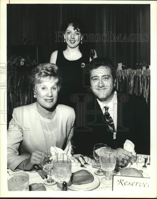 1994 Press Photo Judge Miriam Waltzer & Jane Kelly during Loyola law review - Historic Images