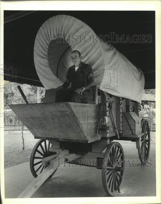 1989 Press Photo an Crawford sits atop Kenner's Veterans Memorial Park's wagon - Historic Images