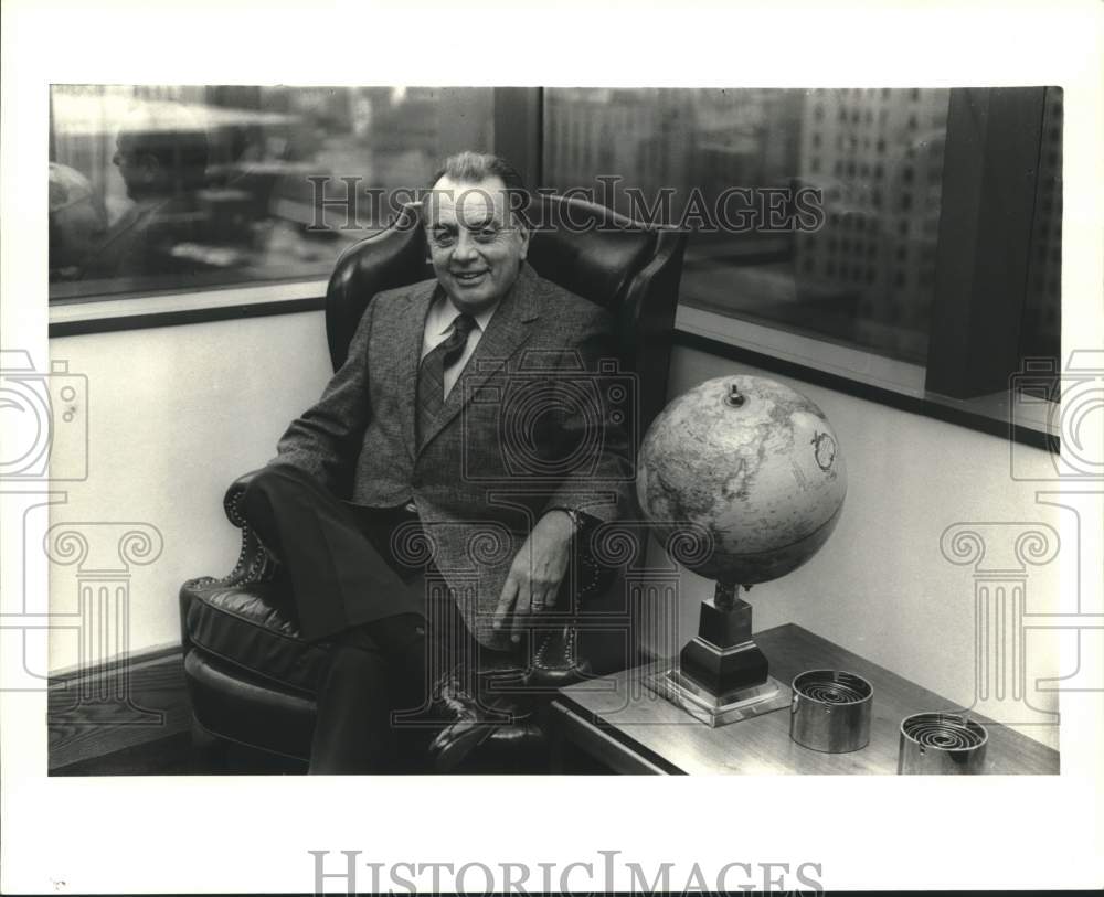 1988 Press Photo Hugh J. Kelly, ODECO at 1600 Canal Street - Historic Images