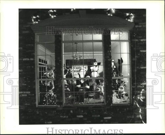 1994 Press Photo Christmas Light decorations inside