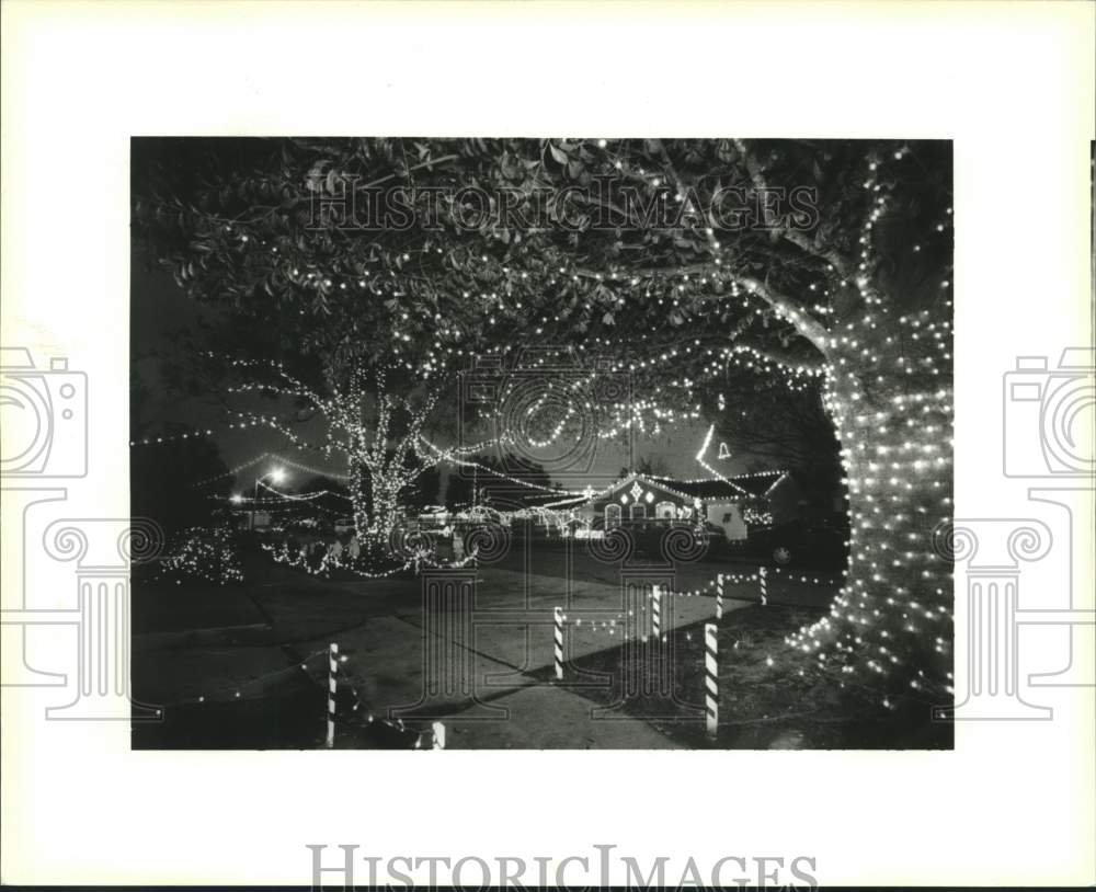 1994 Press Photo Kenner Christmas Light Winner- 100 Block Incarnate Word Drive - Historic Images