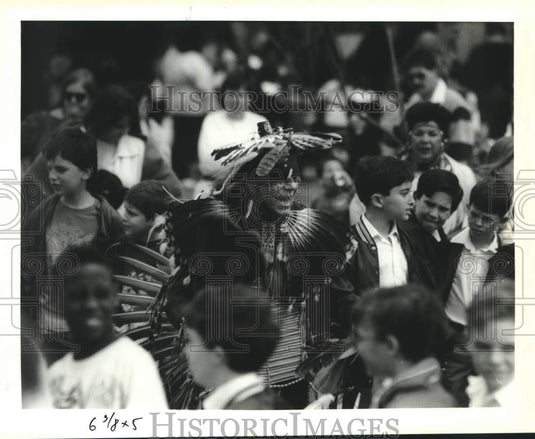 1993 Press Photo Redwolf of the Houma Tribe Indians perform traditional Pow Wow - Historic Images