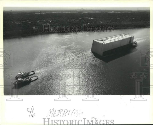 1989 Press Photo Hydroelectric power plant floating to Videlia, Louisiana - Historic Images