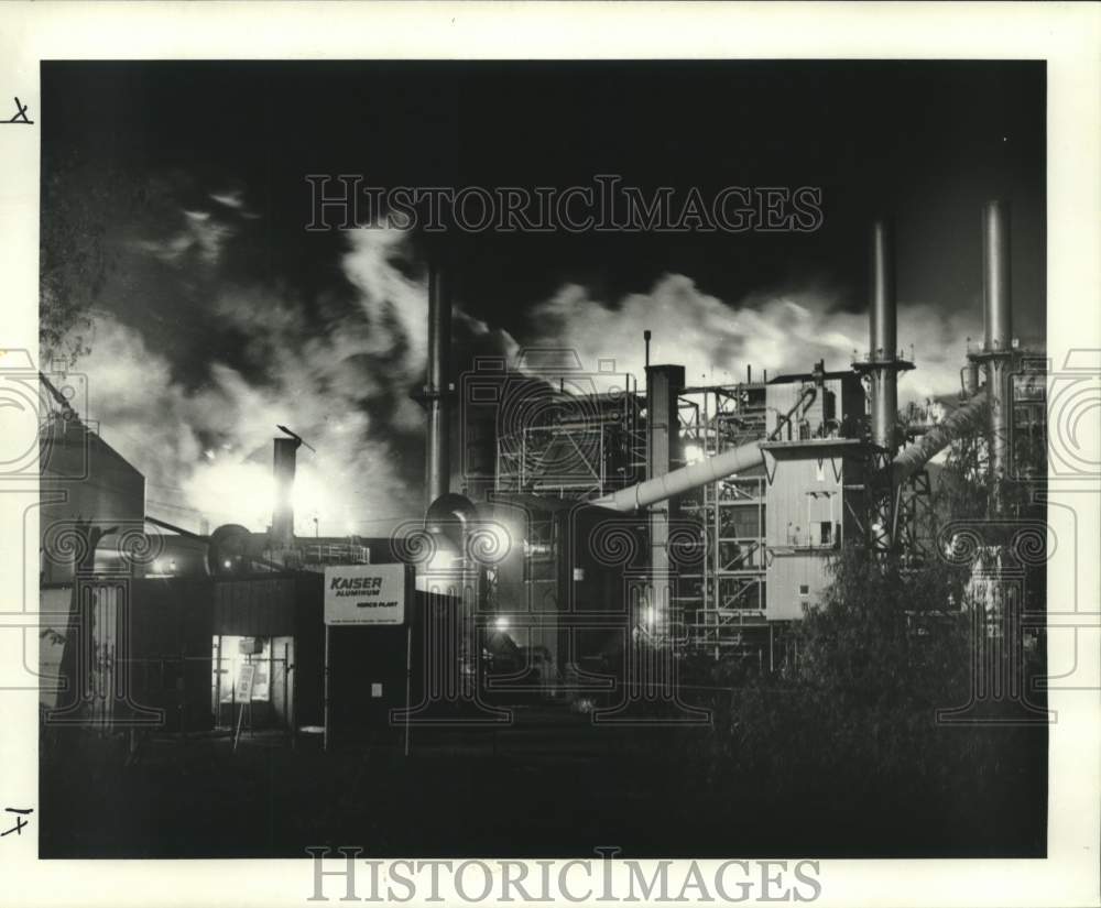 1988 Press Photo View of Kaiser Aluminum Production Plant - Historic Images