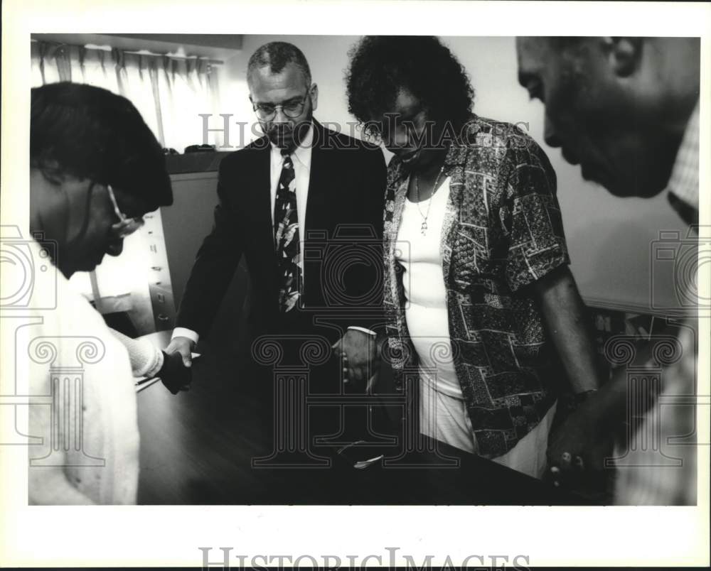 1995 Press Photo Michael Kelly-Guste Public High Rise resident&#39;s council Meeting - Historic Images