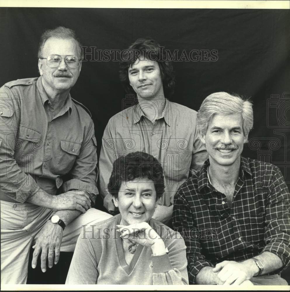 1989 Press Photo Final Four Artists at the Art Association posing for a shoot - Historic Images