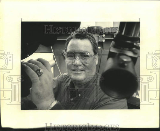1992 Press Photo Clem Roux, coordinator of all Kenner Museums - Historic Images