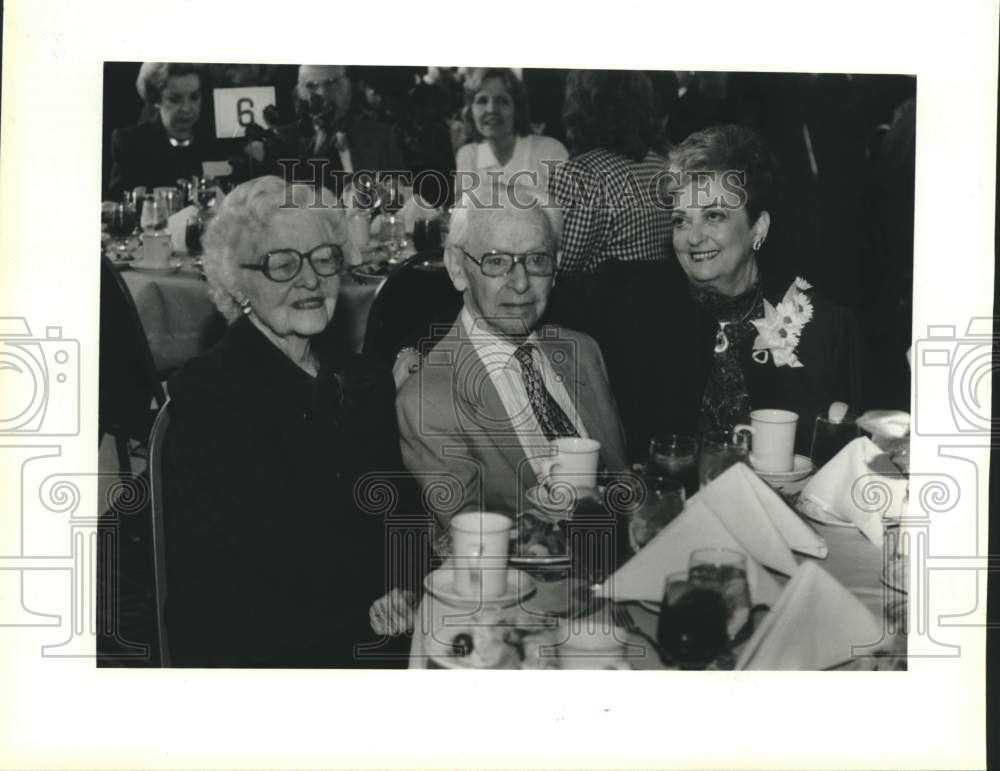 1990 Press Photo Rosa & Charles Keller during National Philanthropy Day - Historic Images